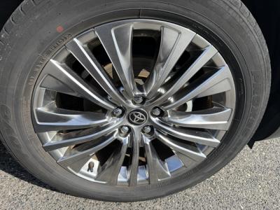 �n���A�[�n�C�u���b�h�@�V�����Îԁ@4WDʲ��د�ނŔR���WLTC21.6km/L��ŏ㋉��ڰ�ނŁ�������è�ݽ(ڰ�ް�ٰ��)�����ذ��LEDͯ��ײā��ر�ݽ�Ű���޼��ٲ�Ű�װ(���ں�t)��12.3�������پ��TV��JBL����ށ�ETC��19�����Ё����vF��ܰ���(��g������)�������˰������ܰ�ޯ��ޱ����߼�݂́������360����וt��!