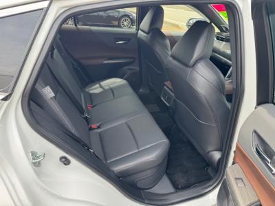 �n���A�[�n�C�u���b�h�@�V�����Îԁ@4WDʲ��د�ނŔR���WLTC21.6km/L��ŏ㋉��ڰ�ނŁ�������è�ݽ(ڰ�ް�ٰ��)�����ذ��LEDͯ��ײā��ر�ݽ�Ű���޼��ٲ�Ű�װ(���ں�t)��12.3�������پ��TV��JBL����ށ�ETC��19�����Ё����vF��ܰ���(��g������)�������˰������ܰ�ޯ��ޱ����߼�݂́������360����וt��!