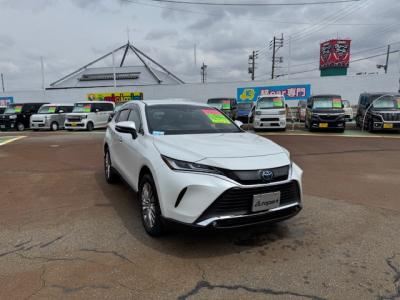 �n���A�[�n�C�u���b�h�@�V�����Îԁ@4WDʲ��د�ނŔR���WLTC21.6km/L��ŏ㋉��ڰ�ނŁ�������è�ݽ(ڰ�ް�ٰ��)�����ذ��LEDͯ��ײā��ر�ݽ�Ű���޼��ٲ�Ű�װ(���ں�t)��12.3�������پ��TV��JBL����ށ�ETC��19�����Ё����vF��ܰ���(��g������)�������˰������ܰ�ޯ��ޱ����߼�݂́������360����וt��!