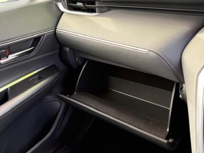 �n���A�[�n�C�u���b�h�@�V�����Îԁ@�㋉��ڰ�ނ�ʲ��د��Z�ŔR��WLTC21.6km/L������́�������è�ݽ(ڰ�ް�ٰ��)��ʰ�ڻް��ܰ��ā����ذ��LEDͯ��ײā��ر�ݽ�Ű���޼��ٲ�Ű�װ(���ں�t)��12.3�������پ��TV��JBL����ށ�ETC��19�����Ё���ײ��޽�߯������ق���߼�݂́�����Я��ޭ������Ȃǂ��t���Ă��܂�!