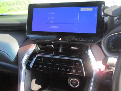 �n���A�[�n�C�u���b�h�@�V�����Îԁ@R2�N6���ɏo��4����ر��ʲ��د�ނŔR��WLTC22.3km/L���ٸ�ڰ�ނ�G�ɂ́�������è�ݽ(ڰ�ް��ڰ��ڰ�ް�ٰ��)�����ذ&�߯�����ā�LEDͯ��ײ�&̫�ށ�18�����Ё�F��ܰ��ā��ر�ݽ�Ű���޼��ٲ�Ű�װ(���ں�t)����ܰ�ޯ��ޱ������پ��TV���ޯ���ׁ�ETC2.0�ق���߼�݂́�12.3����ި���ڲ�Ȃǂ𑕔��