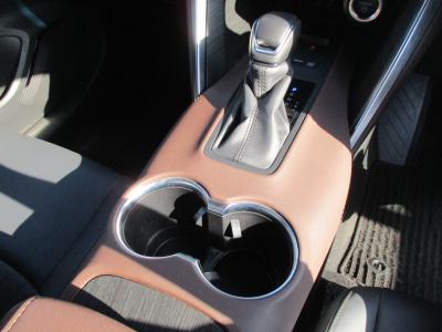 �n���A�[�n�C�u���b�h�@�V�����Îԁ@R2�N6���ɏo��4����ر��ʲ��د�ނŔR��WLTC22.3km/L���ٸ�ڰ�ނ�G�ɂ́�������è�ݽ(ڰ�ް��ڰ��ڰ�ް�ٰ��)�����ذ&�߯�����ā�LEDͯ��ײ�&̫�ށ�18�����Ё�F��ܰ��ā��ر�ݽ�Ű���޼��ٲ�Ű�װ(���ں�t)����ܰ�ޯ��ޱ������پ��TV���ޯ���ׁ�ETC2.0�ق���߼�݂́�12.3����ި���ڲ�Ȃǂ𑕔��