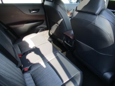 �n���A�[�n�C�u���b�h�@�V�����Îԁ@R2�N6���ɏo��4����ر��ʲ��د�ނŔR��WLTC22.3km/L���ٸ�ڰ�ނ�G�ɂ́�������è�ݽ(ڰ�ް��ڰ��ڰ�ް�ٰ��)�����ذ&�߯�����ā�LEDͯ��ײ�&̫�ށ�18�����Ё�F��ܰ��ā��ر�ݽ�Ű���޼��ٲ�Ű�װ(���ں�t)����ܰ�ޯ��ޱ������پ��TV���ޯ���ׁ�ETC2.0�ق���߼�݂́�12.3����ި���ڲ�Ȃǂ𑕔��