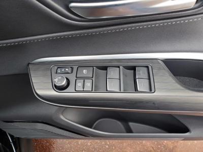 �n���A�[�n�C�u���b�h�@�V�����Îԁ@R2�N6���ɏo��4����ر�����ٸ�ڰ�ނ�G�ɂ́�������è�ݽ(ڰ�ް��ڰ��ڰ�ް�ٰ��)�����ذ&�߯�����ā�LEDͯ��ײ�&̫�ށ�18�����Ё�F��ܰ��ā��ر�ݽ�Ű���޼��ٲ�Ű�װ(���ں�t)����ܰ�ޯ��ޱ������پ��TV���ޯ���ׁ�ETC�ق���߼�݂́�12.3����ި���ڲ��ϯ�&�ޱ�޲�ް�Ȃǂ𑕔�����s�킸��3000km!