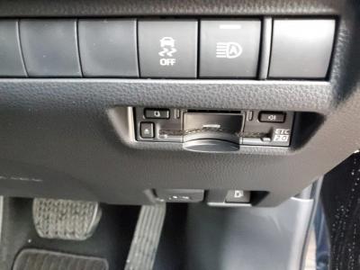 �n���A�[�n�C�u���b�h�@�V�����Îԁ@R2�N6���ɏo��4����ر�����ٸ�ڰ�ނ�G�ɂ́�������è�ݽ(ڰ�ް��ڰ��ڰ�ް�ٰ��)�����ذ&�߯�����ā�LEDͯ��ײ�&̫�ށ�18�����Ё�F��ܰ��ā��ر�ݽ�Ű���޼��ٲ�Ű�װ(���ں�t)����ܰ�ޯ��ޱ������پ��TV���ޯ���ׁ�ETC�ق���߼�݂́�12.3����ި���ڲ��ϯ�&�ޱ�޲�ް�Ȃǂ𑕔�����s�킸��3000km!