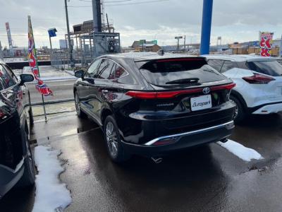 �n���A�[�n�C�u���b�h�@�V�����Îԁ@�㋉��ڰ�ނ�ʲ��د��Z�ŔR��WLTC21.6km/L������́�������è�ݽ(ڰ�ް�ٰ��)��ʰ�ڻް��ܰ��ā����ذ��LEDͯ��ײā��ر�ݽ�Ű���޼��ٲ�Ű�װ(���ں�t)��12.3�������پ��TV��JBL����ށ�ETC��19�����Ё���ײ��޽�߯������ق���߼�݂́�����n�d�l(ܲ�߰�ޱ���)�Ȃǂ��t���Ă��܂�!