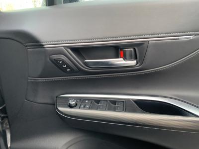 �n���A�[�n�C�u���b�h�@�V�����Îԁ@�ŏ㋉��ڰ�ނ�ʲ��د�ނŔR��WLTC22.3km/L������́�������è�ݽ(ڰ�ް�ٰ��)�����ذ��LEDͯ��ײā��ر�ݽ�Ű���޼��ٲ�Ű�װ(���ں�t)��12.3�������پ��TV��JBL����ށ�ETC��19�����Ё����vF��ܰ���(��g����t)�������˰������ܰ�ޯ��ޱ�ق���߼�݂́���ٰ́�360����וt��!