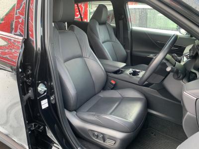 �n���A�[�n�C�u���b�h�@�V�����Îԁ@�ŏ㋉��ڰ�ނ�ʲ��د�ނŔR��WLTC22.3km/L������́�������è�ݽ(ڰ�ް�ٰ��)�����ذ��LEDͯ��ײā��ر�ݽ�Ű���޼��ٲ�Ű�װ(���ں�t)��12.3�������پ��TV��JBL����ށ�ETC��19�����Ё����vF��ܰ���(��g����t)�������˰������ܰ�ޯ��ޱ�ق���߼�݂́���ٰ́�360����וt��!