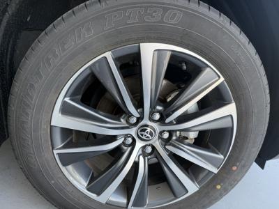 �n���A�[�n�C�u���b�h�@�V�����Îԁ@R2�N6���ɏo��4����ر��ʲ��د�ނŔR��WLTC22.3km/L���ٸ�ڰ�ނ�G�ɂ́�������è�ݽ(ڰ�ް��ڰ��ڰ�ް�ٰ��)�����ذ&�߯�����ā�LEDͯ��ײ�&̫�ށ�18�����Ё�F��ܰ��ā��ر�ݽ�Ű���޼��ٲ�Ű�װ(���ں�t)����ܰ�ޯ��ޱ��8�������پ��TV���ޯ���ׁ�ETC�Ȃǂ𑕔��