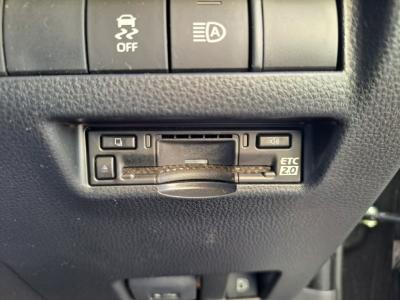 �n���A�[�n�C�u���b�h�@�V�����Îԁ@R2�N6���ɏo��4��ڡʲ��د�ނŔR��WLTC22.3km/L�R4�N10����ϲ��݂ŏ㋉��ڰ�ނ�Z�ɂ́�12.3�������پ��TV���̗p�����ق���������è�ݽ(ڰ�ް��ڰ��ڰ�ް�ٰ��)�����ذ&�߯�����ā�LEDͯ��ײ�&̫�ށ�18�����Ё�F��ܰ��ā��ر�ݽ�Ű���޼��ٲ�Ű�װ(���ں�t)����ܰ�ޯ��ޱ���ޯ���וt���