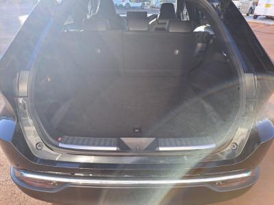 �n���A�[�n�C�u���b�h�@�V�����Îԁ@R2�N6���ɏo��4��ڡʲ��د�ނŔR��WLTC22.3km/L�R4�N10����ϲ��݂ŏ㋉��ڰ�ނ�Z�ɂ́�12.3�������پ��TV���̗p�����ق���������è�ݽ(ڰ�ް��ڰ��ڰ�ް�ٰ��)�����ذ&�߯�����ā�LEDͯ��ײ�&̫�ށ�18�����Ё�F��ܰ��ā��ر�ݽ�Ű���޼��ٲ�Ű�װ(���ں�t)����ܰ�ޯ��ޱ���ޯ���וt���
