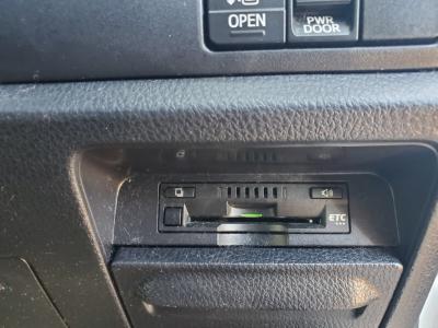 �m�A�@�V�����Îԁ@H29�N7����ϲŰ��ݼނŊO�ς�ύX������^�ɡ�����STOP��CVT�ŔR��16.0km/L�X�́�������è�ݽ(ڰ�ް��ڰ���)��������ܰ�ײ���ޱ��LEDͯ��ײā��ٰ�޺��۰ف���ڽ�ق���߼�݂́���ذ���1���TV���ޯ���ׁ�ETC���t���Ă��܂�!