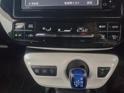 �v���E�X�@�V�����Îԁ@H27�N12������������ݼނ���4�����س���������ح�ъ��������ި�ŏd�ʂ͕ς����ɔR���37.2km/L������́�LEDͯ��ײā����AC�����ذ&�߯�����ā�S-VSC������h�~�ق���߼�݂́��ٴ�ہ�19�����Ё���ذ���1���TV���ޯ���ׁ�ETC���t���Ă��܂�!