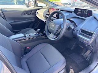 �v���E�X�@�V�����Îԁ@R5�N��5��ڂ���������ݼޡ������d�S�Ž��د�����޻޲ݡ1.8L�ݼ�݂�Ӱ���ŔR��͍X�ɗǂ��Ȃ�WLTC32.6km/L������́�������è�ݽ(ڰ�ް��ڰ�&�ٰ��C)��LEDͯ��ײā����AC�����ذ&�߯�����Ăق���߼�݂́�8�������پ��TV&�ޯ����&ETC22���~�����ں���۱ϯĕt��!