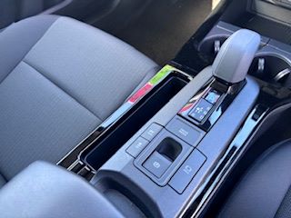 �v���E�X�@�V�����Îԁ@R5�N��5��ڂ���������ݼޡ������d�S�Ž��د�����޻޲ݡ1.8L�ݼ�݂�Ӱ���ŔR��͍X�ɗǂ��Ȃ�WLTC32.6km/L������́�������è�ݽ(ڰ�ް��ڰ�&�ٰ��C)��LEDͯ��ײā����AC�����ذ&�߯�����Ăق���߼�݂́�8�������پ��TV&�ޯ����&ETC22���~�����ں���۱ϯĕt��!