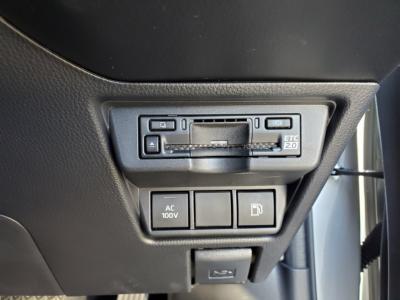 �v���E�X�@�V�����Îԁ@R5�N��5��ڂ���������ݼޡ������d�S�Ž��د�����޻޲ݡ1.8L�ݼ�݂�Ӱ���ŔR��͍X�ɗǂ��Ȃ�WLTC32.6km/L������́�������è�ݽ(ڰ�ް��ڰ�&�ٰ��C)��LEDͯ��ײā����AC�����ذ&�߯�����Ăق���߼�݂́�8�������پ��TV&�ޯ����&ETC22���~�����ں���۱ϯĕt��!