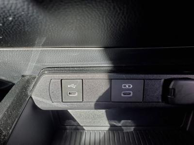 �v���E�X�@�V�����Îԁ@R5�N��5��ڂ���������ݼޡ������d�S�Ž��د�����޻޲ݡ1.8L�ݼ�݂�Ӱ���ŔR��͍X�ɗǂ��Ȃ�WLTC32.6km/L������́�������è�ݽ(ڰ�ް��ڰ�&�ٰ��C)��LEDͯ��ײā����AC�����ذ&�߯�����Ăق���߼�݂́�8�������پ��TV&�ޯ����&ETC22���~�����ں���۱ϯĕt��!