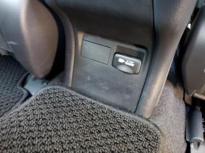 �v���E�X�@�V�����Îԁ@R5�N��5��ڂ���������ݼޡ������d�S�Ž��د�����޻޲ݡ1.8L�ݼ�݂�Ӱ���ŔR��͍X�ɗǂ��Ȃ�WLTC32.6km/L������́�������è�ݽ(ڰ�ް��ڰ�&�ٰ��C)��LEDͯ��ײā����AC�����ذ&�߯�����Ăق���߼�݂́�8�������پ��TV&�ޯ����&ETC22���~�����ں���۱ϯĕt��!