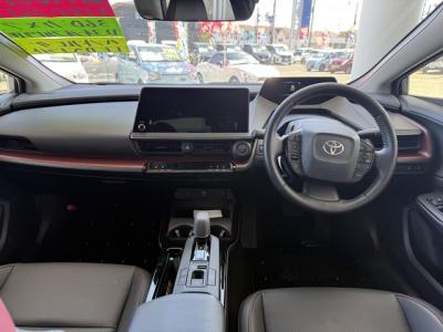 �v���E�X�@�V�����Îԁ@R5�N�o��5��ڡ������d�S�Ž��د�����޻޲ݡ�ŏ㋉��ڰ��Z�V��370���~�ɂ�2L�ݼ�ݓ��ڂ��R���WLTC28.6km/L������́�12.3�������پ��TV��360����ׁ�ETC��F��g�����ā������˰�������������[�d��T���è�ݽ(ڰ�ް��ڰ�&�ٰ��C)��LEDͯ��ײā����AC�����ذ&�߯�����ā�T���Ҳ�(�������ԋ@�\)�Ȃǂ��t���Ă��܂�!