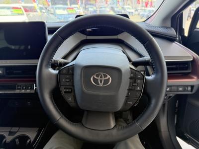 �v���E�X�@�V�����Îԁ@R5�N�o��5��ڡ������d�S�Ž��د�����޻޲ݡ�ŏ㋉��ڰ��Z�V��370���~�ɂ�2L�ݼ�ݓ��ڂ��R���WLTC28.6km/L������́�12.3�������پ��TV��360����ׁ�ETC��F��g�����ā������˰�������������[�d��T���è�ݽ(ڰ�ް��ڰ�&�ٰ��C)��LEDͯ��ײā����AC�����ذ&�߯�����ā�T���Ҳ�(�������ԋ@�\)�Ȃǂ��t���Ă��܂�!