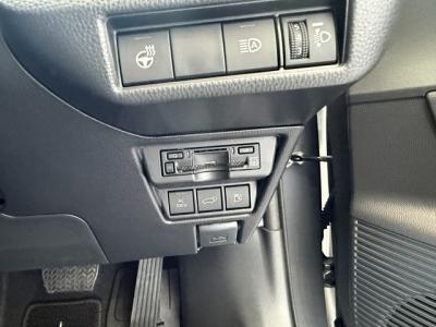 �v���E�X�@�V�����Îԁ@R5�N�o��5��ڡ������d�S�Ž��د�����޻޲ݡ�ŏ㋉��ڰ��Z�V��370���~�ɂ�2L�ݼ�ݓ��ڂ��R���WLTC28.6km/L������́�12.3�������پ��TV��360����ׁ�ETC��F��g�����ā������˰�������������[�d��T���è�ݽ(ڰ�ް��ڰ�&�ٰ��C)��LEDͯ��ײā����AC�����ذ&�߯�����ā�T���Ҳ�(�������ԋ@�\)�Ȃǂ��t���Ă��܂�!