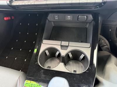 �v���E�X�@�V�����Îԁ@R5�N�o��5��ڡ������d�S�Ž��د�����޻޲ݡ�ŏ㋉��ڰ��Z�V��370���~�ɂ�2L�ݼ�ݓ��ڂ��R���WLTC28.6km/L������́�12.3�������پ��TV��360����ׁ�ETC��F��g�����ā������˰�������������[�d��T���è�ݽ(ڰ�ް��ڰ�&�ٰ��C)��LEDͯ��ײā����AC�����ذ&�߯�����ā�T���Ҳ�(�������ԋ@�\)�Ȃǂ��t���Ă��܂�!