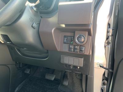 ���[�~�[�@�V�����Îԁ@1L�ݼ�݂ɱ����STOP��CVT�ŔR���4WD�ł�22.0km/L��������e�́��ϰı��ćU(��וtڰ�ް��ڰ���O��딭�i�h�~)����ܰ�ײ���ޱ�����ذ&�߯�����ā��d���i�[�ޱ�װ�ق���߼�݂́�9�������پ��TV�������ިP(�ޯ���ץ����ٽ���)��ETC�����ں�t���