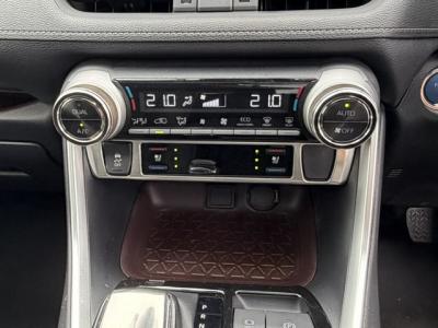 �q�`�u�S�@�V�����Îԁ@RAV4����ʲ��د�ނ�2.5L�ݼ�݂ƑO��2Ӱ���ŔR��WLTC20.6km/L��㋉��ڰ�ނŁ�������è�ݽ(ڰ�ް�ٰ��)��LEDͯ��ײā�ڻް��ܰ���(��g������)���ر�ݽ�Ű�����ذ��18�����Ё��ñ�ݸ�˰������ܰ�ޯ��ޱ���ޯ���ׂق���߼�݂́���ٰ́����߲�9�������پ��TV&�޼����װ&���ں��ETC�t��!