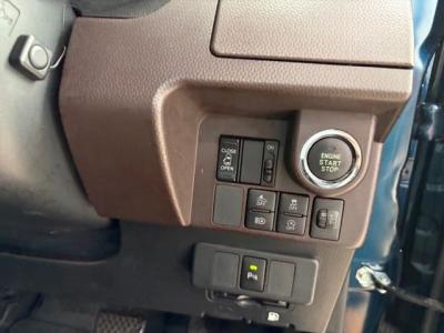 �^���N�@�V�����Îԁ@�l�C�̗����ײ��ʲ�ܺ�ݡ1L�ݼ�݂ɱ����STOP��CVT�ŔR���24.6km/L������́��ϰı��ćV(ڰ�ް��ڰ�����Hi�ްѥ��Ű�ݻ�)����ܰ�ײ���ޱ�����ذ&�߯���������۰ٻݼ���ށ��d���i�[�Ӻ��ޱ�װ�ق���߼�݂́���ذ����پ��TV�������ިP(�ޯ���ץ�ñ�ݸ��Ӻ�)����̫��PKG(���ļ��˰�������ޯ�ð���)��ETC�t���