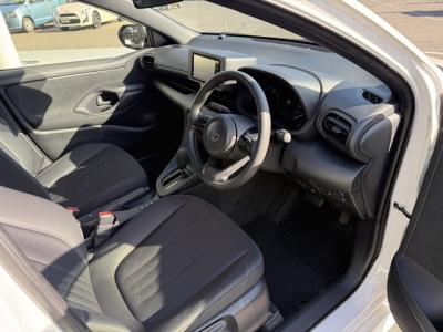 �����X�@�V�����Îԁ@R6�N1����ϲŰ��ݼނ�������̪����ύX�ʲ��د�����ق�1.5L�ݼ�݂�Ӱ����CVT�𓋍ڤ�R���WLTC30.2km/L������́�������è�ݽ(ڰ�ް��ڰ��ڰ�ް�ٰ��C)�����ذ&�߯�����ā����AC��S-VSC������h�~���ި���ڲUSB���ި��ق���߼�݂́���ذ��ށ��ޯ���ׁ����Ĳ�ETC���ЊO15�����Еt��!