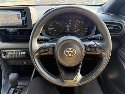 �����X�@�V�����Îԁ@R6�N1����ϲŰ��ݼނ�������̪����ύX�ʲ��د�����ق�1.5L�ݼ�݂�Ӱ����CVT�𓋍ڤ�R���WLTC30.2km/L������́�������è�ݽ(ڰ�ް��ڰ��ڰ�ް�ٰ��C)�����ذ&�߯�����ā����AC��S-VSC������h�~���ި���ڲUSB���ި��ق���߼�݂́���ذ��ށ��ޯ���ׁ����Ĳ�ETC���ЊO15�����Еt��!