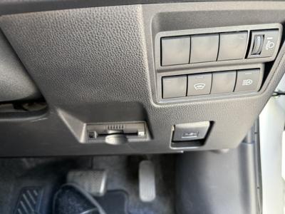 �����X�@�V�����Îԁ@R6�N1����ϲŰ��ݼނ�������̪����ύX�ʲ��د�����ق�1.5L�ݼ�݂�Ӱ����CVT�𓋍ڤ�R���WLTC30.2km/L������́�������è�ݽ(ڰ�ް��ڰ��ڰ�ް�ٰ��C)�����ذ&�߯�����ā����AC��S-VSC������h�~���ި���ڲUSB���ި��ق���߼�݂́���ذ��ށ��ޯ���ׁ����Ĳ�ETC���ЊO15�����Еt��!