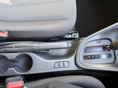 �����X�@�V�����Îԁ@R6�N1����ϲŰ��ݼނ�������̪����ύX�ʲ��د�����ق�1.5L�ݼ�݂�Ӱ����CVT�𓋍ڤ�R���WLTC30.2km/L������́�������è�ݽ(ڰ�ް��ڰ��ڰ�ް�ٰ��C)�����ذ&�߯�����ā����AC��S-VSC������h�~���ި���ڲUSB���ި��ق���߼�݂́���ذ��ށ��ޯ���ׁ����Ĳ�ETC���ЊO15�����Еt��!