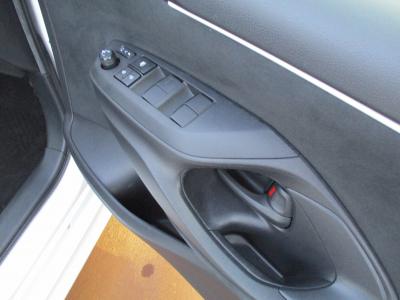 �����X�@�V�����Îԁ@ʲ��د�����ق�1.5L�ݼ�݂�Ӱ����CVT�𓋍ڤ�R���WLTC30.2km/L������́�������è�ݽ(ڰ�ް��ڰ��ڰ�ް�ٰ��C)�����ذ&�߯�����ā����AC��S-VSC������h�~���ި���ڲUSB���ި��ق���߼�݂́���ذ��ށ��ޯ���ׁ����Ĳ�ETC�t��!