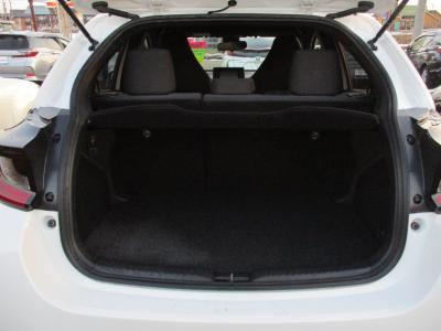 �����X�@�V�����Îԁ@ʲ��د�����ق�1.5L�ݼ�݂�Ӱ����CVT�𓋍ڤ�R���WLTC30.2km/L������́�������è�ݽ(ڰ�ް��ڰ��ڰ�ް�ٰ��C)�����ذ&�߯�����ā����AC��S-VSC������h�~���ި���ڲUSB���ި��ق���߼�݂́���ذ��ށ��ޯ���ׁ����Ĳ�ETC�t��!