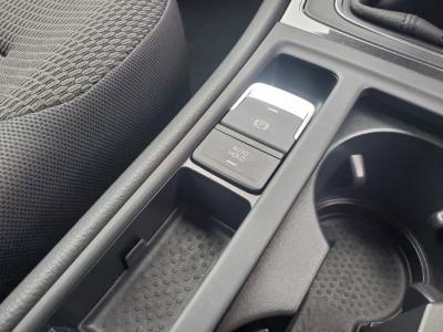 �S���t�@�V�����Îԁ@R3�N4���܂Ŕ̔�����Ă���7��ں��̡1.2L���޴ݼ�݂�7��AT�𓋍ڡ���ʎd�l�ԂŁ��޼���Ұ���׽����8�������پ��TV&�ޯ���ׁ�LEDͯ��ײā�17�����ЂȂǂ��t���ق������ذ&�߯�����ā�ڰ�ް��ڰ���ڰ�ް�ٰ��C�Ȃǂ𑕔��